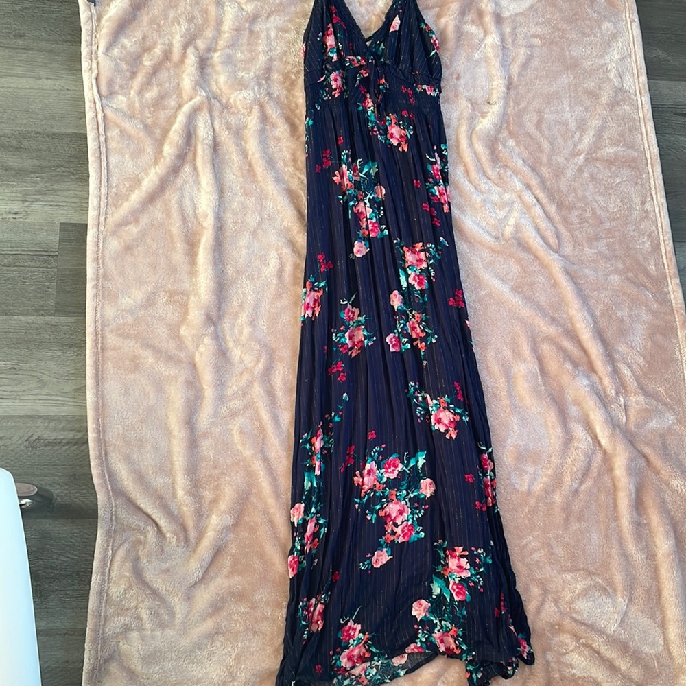 Maxi dress Navy blue with beautiful gold detail & floral